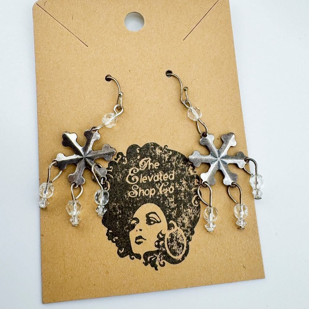Vintage Snowflake Dangle Earrings Winter Wonderland Festive Holiday Snow Retro